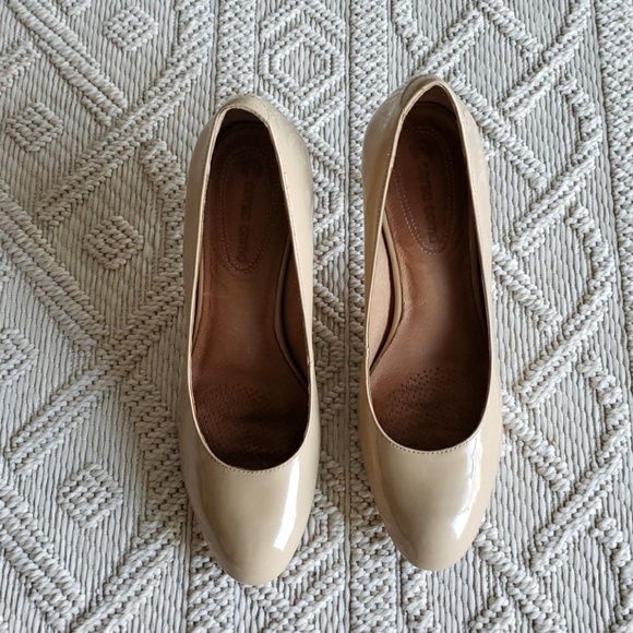 Corso Como Shoes - Corso Como EUC Nude Patent Leather Heels Sz 8